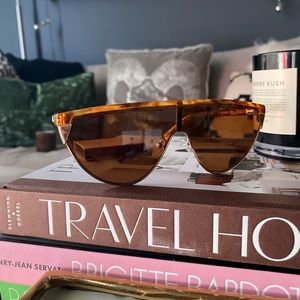 Quay Goldie sunglasses